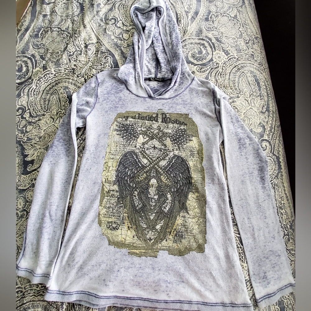 Long sleeve hooded shirt